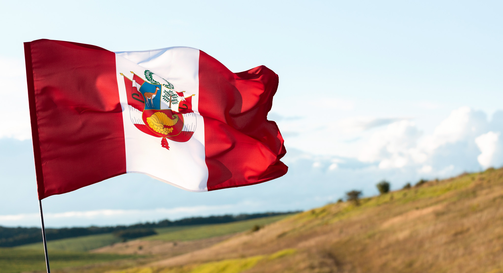 national-silk-peru-flag-outdoors (1)